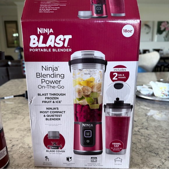 Ninja Blast Portable Blender in Vibrant Pink - Picture 5 of 8